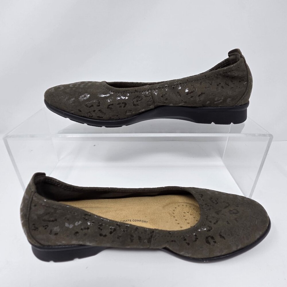 Clarks Collection 7.5 Olive Flexible Slip On Flats Padded Jenette Ease Interests